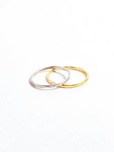 Load image into Gallery viewer, Hammered Stacking Ring - Goldeluxe - Berte
