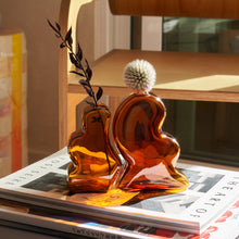 Load image into Gallery viewer, Interlocking Glass Vase - Manu Nanu - Berte
