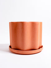 Load image into Gallery viewer, Shimmering Terra Wavy Planter - Peaches - Berte
