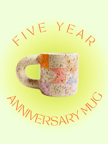 Soft Mood Quilted Mug: 5 Year Anniversary - Cecilia East West - Berte